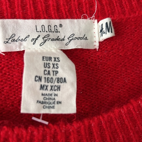 H&M Oh Deer Sweater - Picture 2 of 4